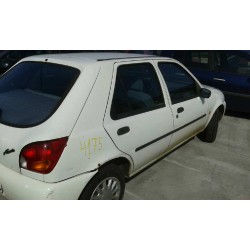 ford fiesta berlina del año 1998