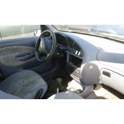 ford fiesta berlina del año 1998