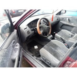 mazda 323 berlina f/s (bj) del año 2001