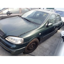 opel astra g berlina del año 2000