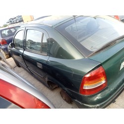 opel astra g berlina del año 2000
