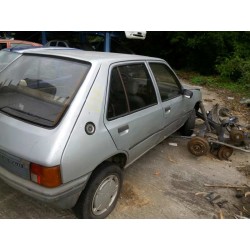 peugeot 205 berlina del año 1988