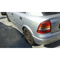 opel astra g berlina del año 1999