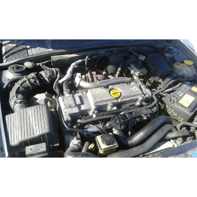 opel vectra b berlina del año 2000