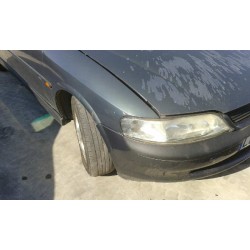 opel vectra b berlina del año 2000