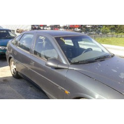 opel vectra b berlina del año 2000