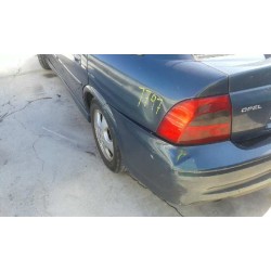 opel vectra b berlina del año 2000