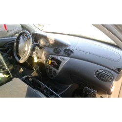 ford focus berlina (cak) del año 2003