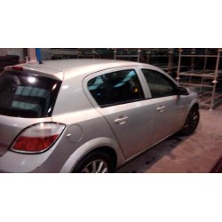 opel astra h berlina del año 2004