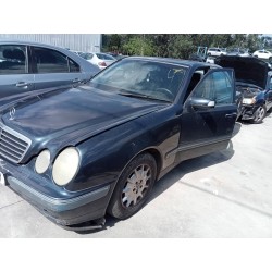 mercedes clase e (w210) berlina diesel del año 2004