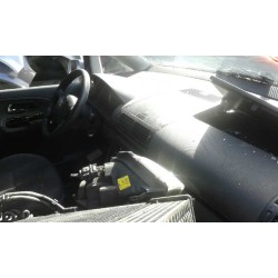 seat alhambra (7v9) del año 2001