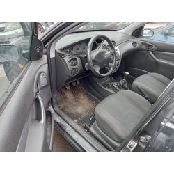 ford focus berlina (cak) del año 2001