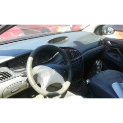 citroen c5 berlina del año 2001