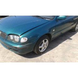 toyota corolla (e11) del año 2001