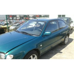 toyota corolla (e11) del año 2001