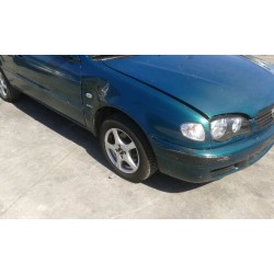 toyota corolla (e11) del año 2001