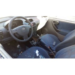 opel corsa c del año 2001
