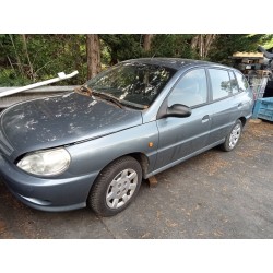 kia rio del año 2001