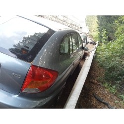 kia rio del año 2001