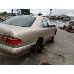 mercedes clase e (w210) berlina diesel del año 2001