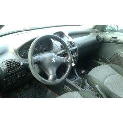 peugeot 206 berlina del año 2001