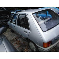 peugeot 205 berlina del año 1989
