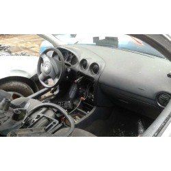 seat ibiza (6l1) del año 2002