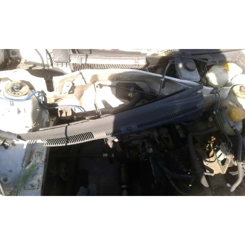 opel corsa c del año 2001