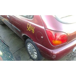 ford fiesta berlina del año 1999