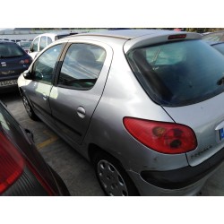 peugeot 206 berlina del año 2004