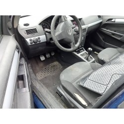 opel astra h berlina del año 2004