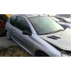 peugeot 206 berlina del año 2000