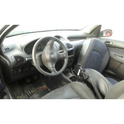 peugeot 206 berlina del año 2000