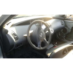 nissan primera berlina (p12) del año 2003