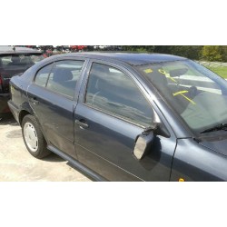 skoda octavia berlina (1u2) del año 1998