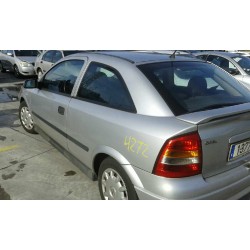 opel astra g berlina del año 2002