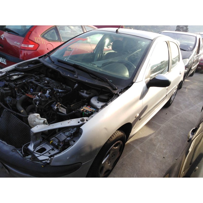 peugeot 206 berlina del año 2001