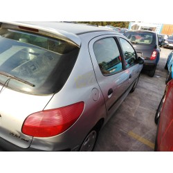 peugeot 206 berlina del año 2001