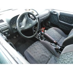 opel astra g berlina del año 1999