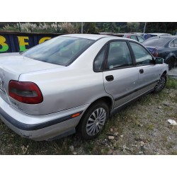 volvo s40 berlina del año 2000