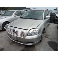 toyota avensis berlina (t25) del año 2003
