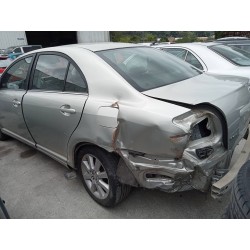 toyota avensis berlina (t25) del año 2003