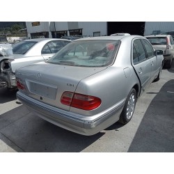mercedes clase e (w210) berlina diesel del año 1999
