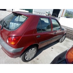 ford fiesta berlina (dx) del año 2002