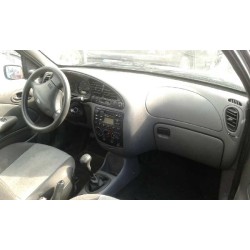ford fiesta berlina (dx) del año 2000