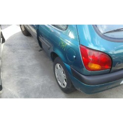 ford fiesta berlina (dx) del año 2000