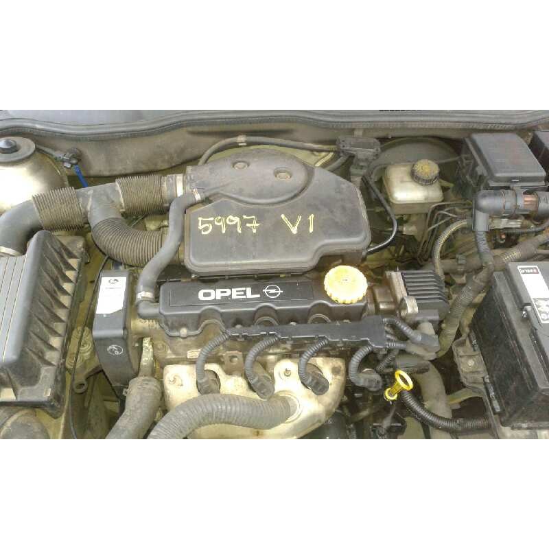 opel astra g berlina del año 2000