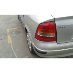 opel astra g berlina del año 2000