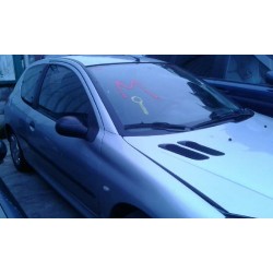 peugeot 206 berlina del año 2002