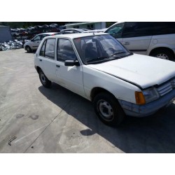 peugeot 205 berlina del año 1988